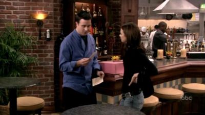 FREDDIE_-_E1X06_THE_ITALIAN_JOB_124.jpg