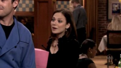 FREDDIE_-_E1X06_THE_ITALIAN_JOB_156.jpg
