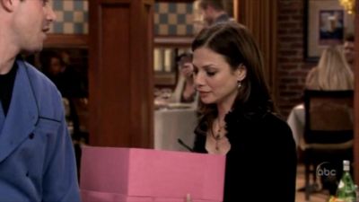 FREDDIE_-_E1X06_THE_ITALIAN_JOB_164.jpg