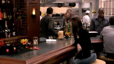 FREDDIE_-_E1X06_THE_ITALIAN_JOB_225.jpg