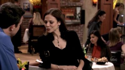 FREDDIE_-_E1X06_THE_ITALIAN_JOB_249.jpg