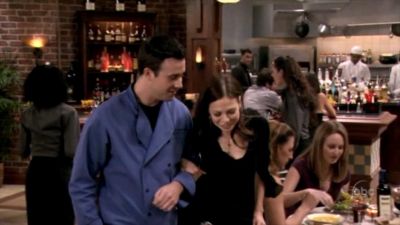FREDDIE_-_E1X06_THE_ITALIAN_JOB_263.jpg