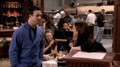 FREDDIE_-_E1X06_THE_ITALIAN_JOB_278.jpg