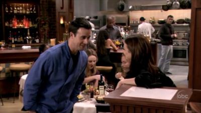 FREDDIE_-_E1X06_THE_ITALIAN_JOB_280.jpg