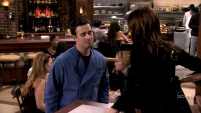 FREDDIE_-_E1X06_THE_ITALIAN_JOB_296.jpg