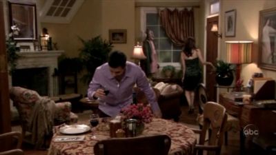 FREDDIE_-_E1X06_THE_ITALIAN_JOB_433.jpg