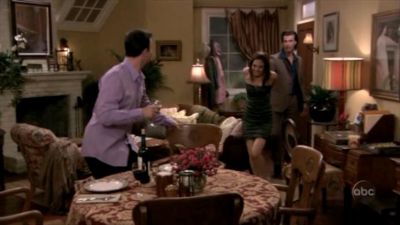 FREDDIE_-_E1X06_THE_ITALIAN_JOB_446.jpg