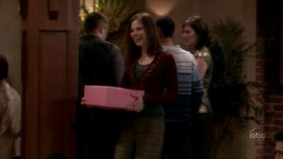 FREDDIE_-_E1X13_THE_TWO_THAT_GOT_AWAY_019.jpg