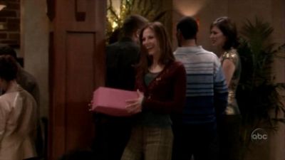 FREDDIE_-_E1X13_THE_TWO_THAT_GOT_AWAY_022.jpg