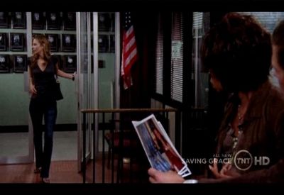 SAVING_GRACE_-_E3X09_LOOKS_LIKE_A_LESBIAN_ATTAK_TO_ME_004.jpg