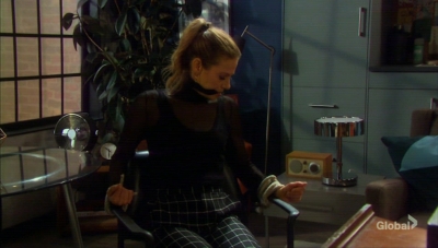 DAYS_OF_OUR_LIVES_-_12_22_2020_221.jpg