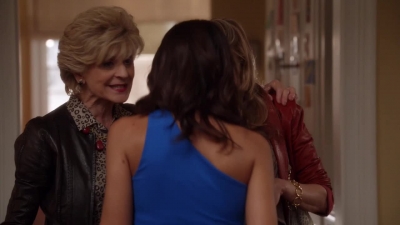 NECESSARY_ROUGHNESS_-_E2X14_THE_FALL_GUY_0191.jpg