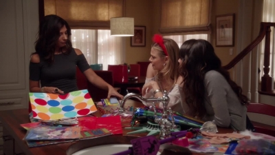 NECESSARY_ROUGHNESS_-_E2X14_THE_FALL_GUY_0760.jpg