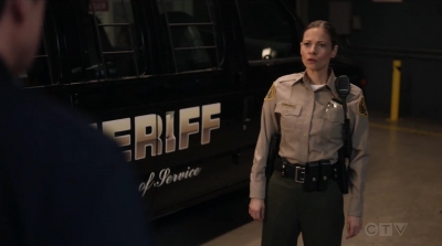 THE_ROOKIE_-_E1X15_MANHUNT_052.jpg