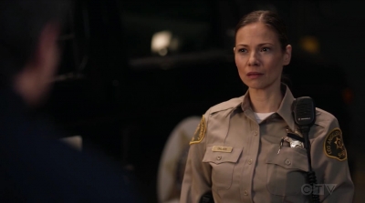 THE_ROOKIE_-_E1X15_MANHUNT_067.jpg