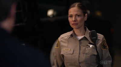 THE_ROOKIE_-_E1X15_MANHUNT_138.jpg