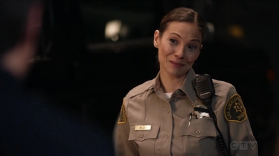 THE_ROOKIE_-_E1X15_MANHUNT_200.jpg