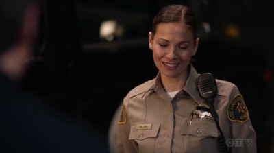 THE_ROOKIE_-_E1X15_MANHUNT_220.jpg