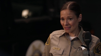 THE_ROOKIE_-_E1X15_MANHUNT_247.jpg