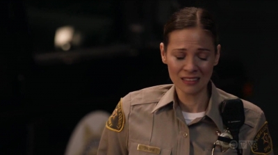 THE_ROOKIE_-_E1X15_MANHUNT_250.jpg
