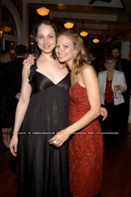 Fiona Dourif & Tamara
