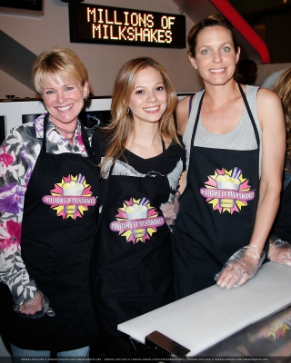 03262011_-_DAYS_OF_OUR_LIVES_45TH_ANNIVERSARY_MILKSHAKE_LAUNCH_03.jpg