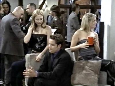 Off_Centre_1X01_Lets_Meet_Mike_and_Euan085.jpg