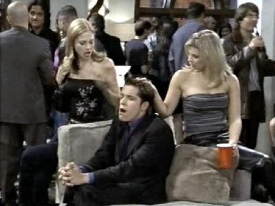 Off_Centre_1X01_Lets_Meet_Mike_and_Euan097.jpg