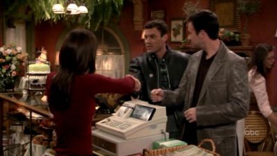 FREDDIE_-_E1X05_THE_WAR_OF_THE_ROSE_065.jpg