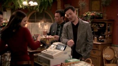 FREDDIE_-_E1X05_THE_WAR_OF_THE_ROSE_086.jpg