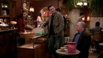 FREDDIE_-_E1X05_THE_WAR_OF_THE_ROSE_089.jpg