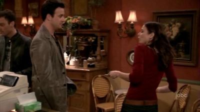 FREDDIE_-_E1X05_THE_WAR_OF_THE_ROSE_103.jpg
