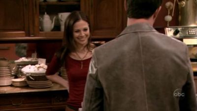 FREDDIE_-_E1X05_THE_WAR_OF_THE_ROSE_113.jpg