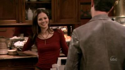 FREDDIE_-_E1X05_THE_WAR_OF_THE_ROSE_114.jpg