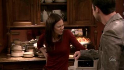 FREDDIE_-_E1X05_THE_WAR_OF_THE_ROSE_127.jpg