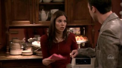 FREDDIE_-_E1X05_THE_WAR_OF_THE_ROSE_140.jpg