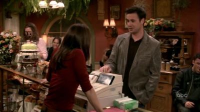 FREDDIE_-_E1X05_THE_WAR_OF_THE_ROSE_199.jpg