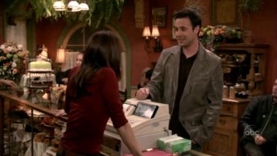 FREDDIE_-_E1X05_THE_WAR_OF_THE_ROSE_202.jpg