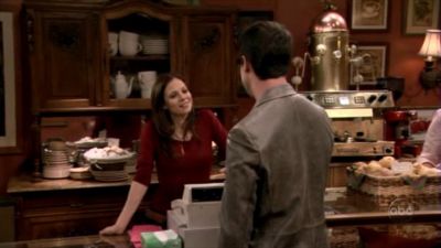 FREDDIE_-_E1X05_THE_WAR_OF_THE_ROSE_207.jpg