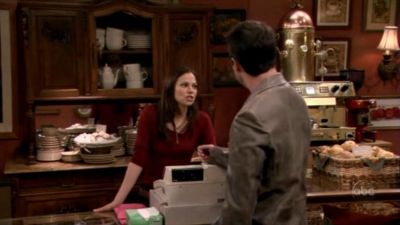 FREDDIE_-_E1X05_THE_WAR_OF_THE_ROSE_216.jpg