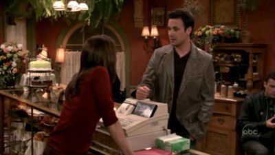FREDDIE_-_E1X05_THE_WAR_OF_THE_ROSE_225.jpg