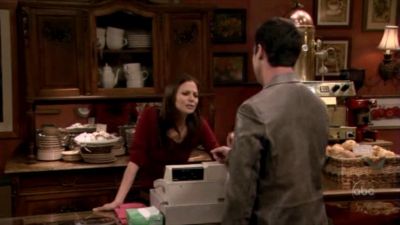 FREDDIE_-_E1X05_THE_WAR_OF_THE_ROSE_229.jpg