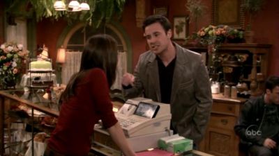 FREDDIE_-_E1X05_THE_WAR_OF_THE_ROSE_237.jpg