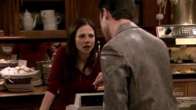 FREDDIE_-_E1X05_THE_WAR_OF_THE_ROSE_239.jpg