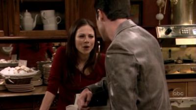 FREDDIE_-_E1X05_THE_WAR_OF_THE_ROSE_245.jpg