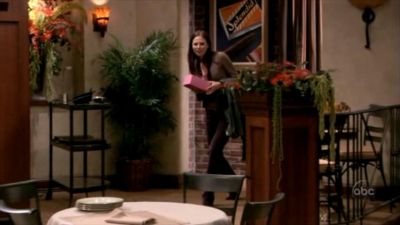 FREDDIE_-_E1X05_THE_WAR_OF_THE_ROSE_276.jpg