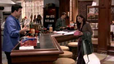 FREDDIE_-_E1X05_THE_WAR_OF_THE_ROSE_292.jpg