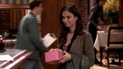 FREDDIE_-_E1X05_THE_WAR_OF_THE_ROSE_295.jpg