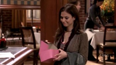 FREDDIE_-_E1X05_THE_WAR_OF_THE_ROSE_298.jpg