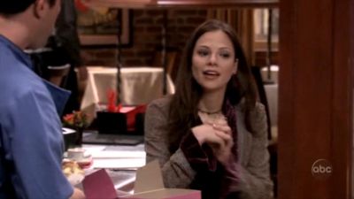 FREDDIE_-_E1X05_THE_WAR_OF_THE_ROSE_335.jpg